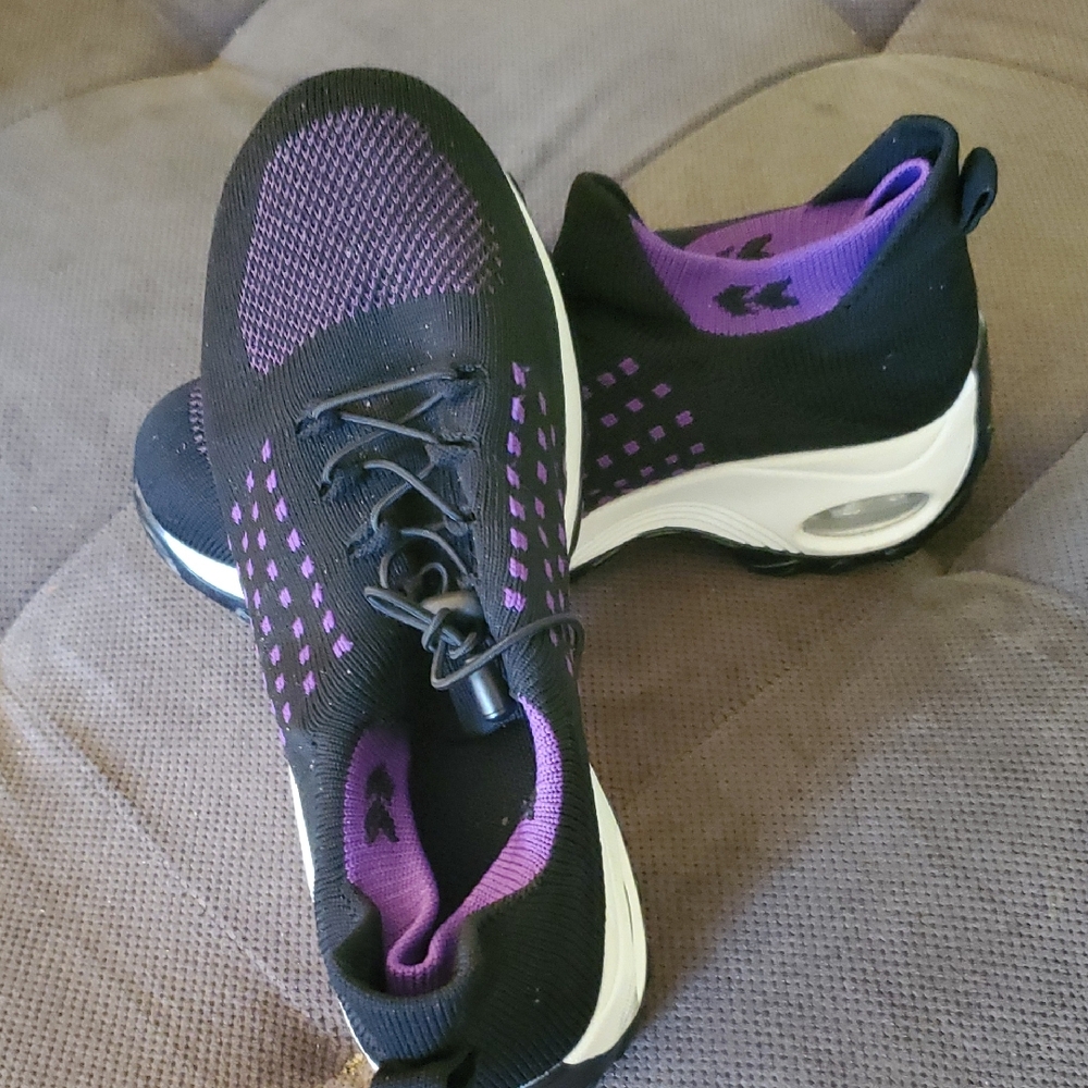 Stylish Black and Purple Women's Athletic Shoes